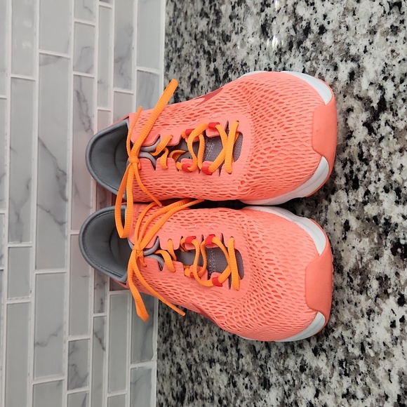 Women's Lava Glow Nike Training Zoom Fit Running Shoes 8.5 - 704658-601 sneakers - Picture 2 of 6